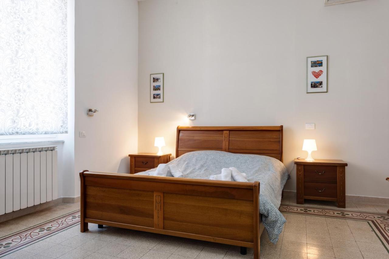 Piazza Concordia Apartment With Balcony Специя Екстериор снимка
